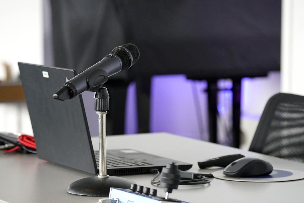 Futuristic holographic workspace demonstration